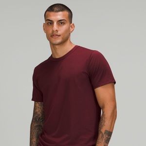 lululemon - Fundamental T - Red Merlot - Medium
